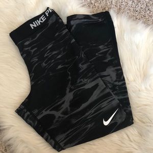 Nike Pro Cropped Leggings